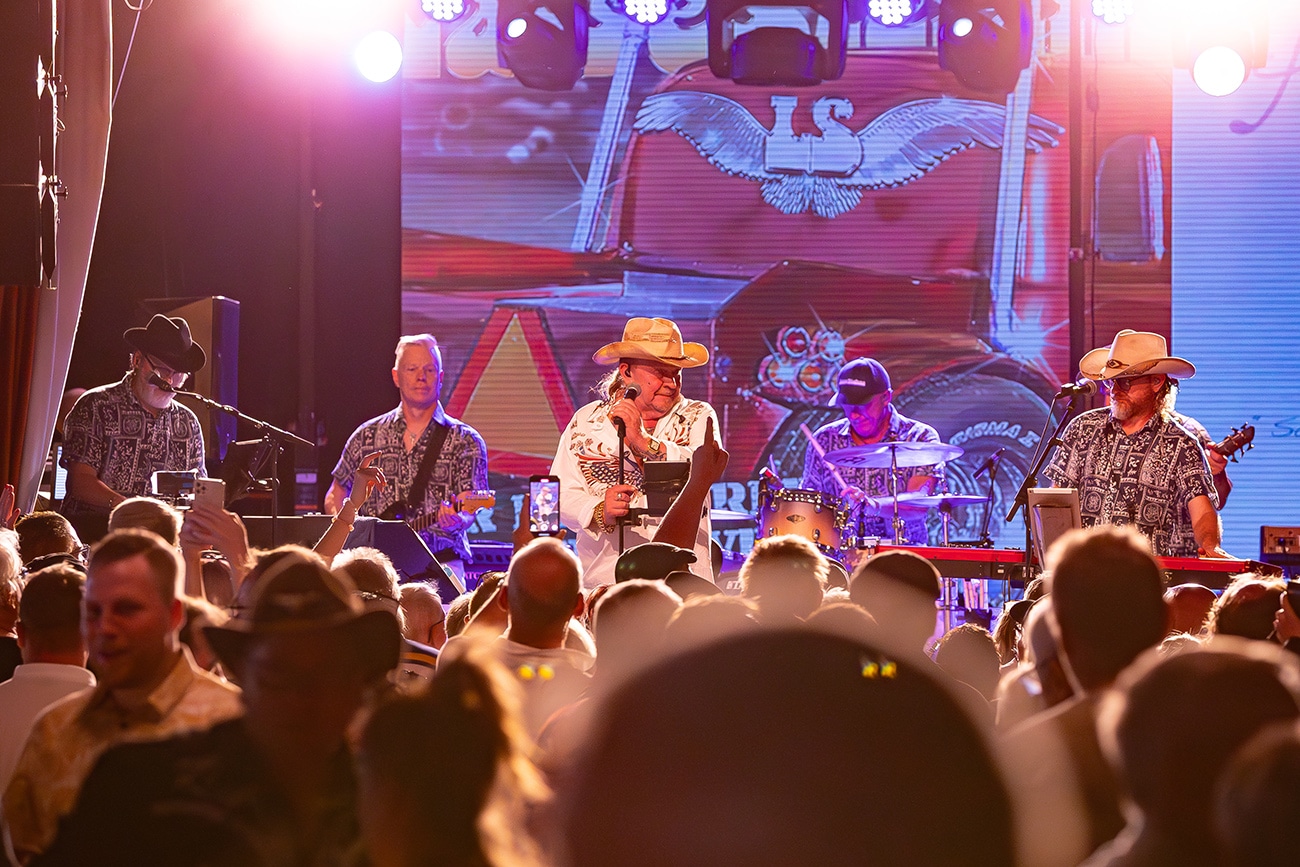 EXTRA: Då kommer Lasse Stefanz tillbaka – med en stor förändring